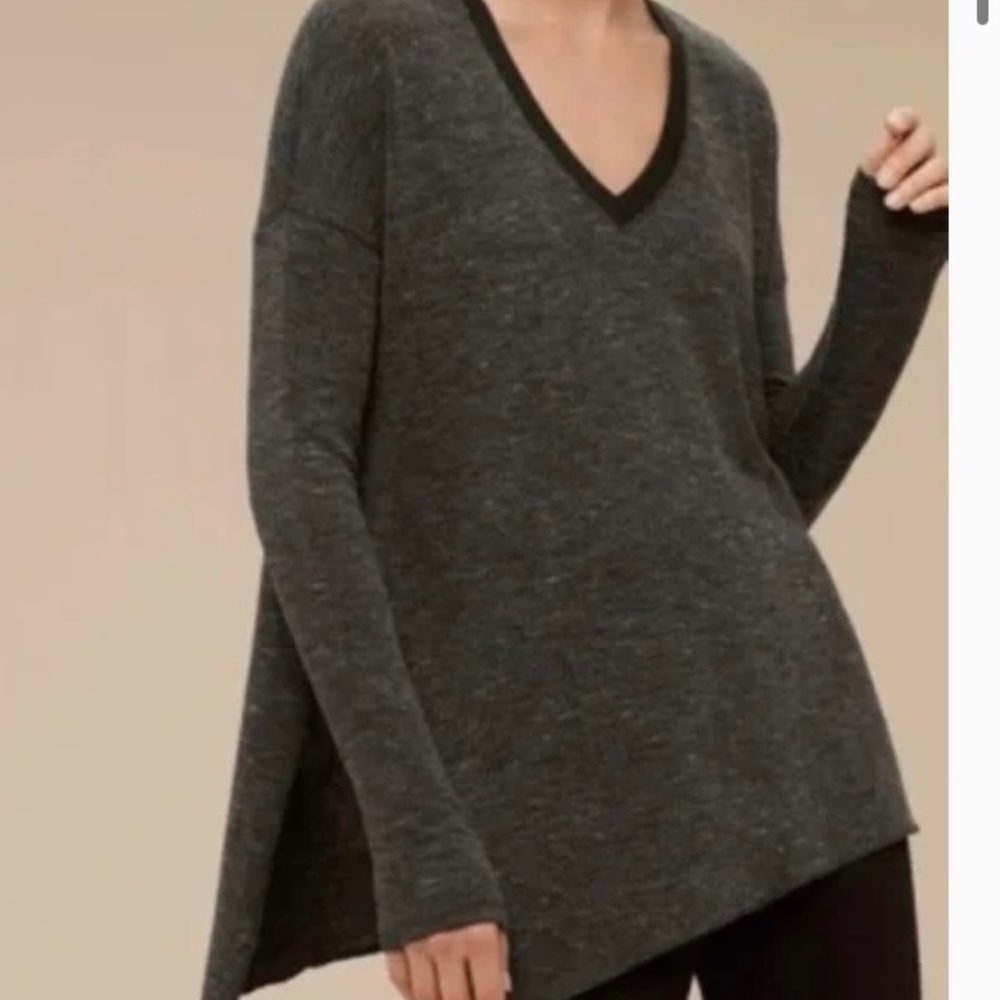 Wilfred Aritzia V Neck Sherbrooke Sweater, Size XS, Green